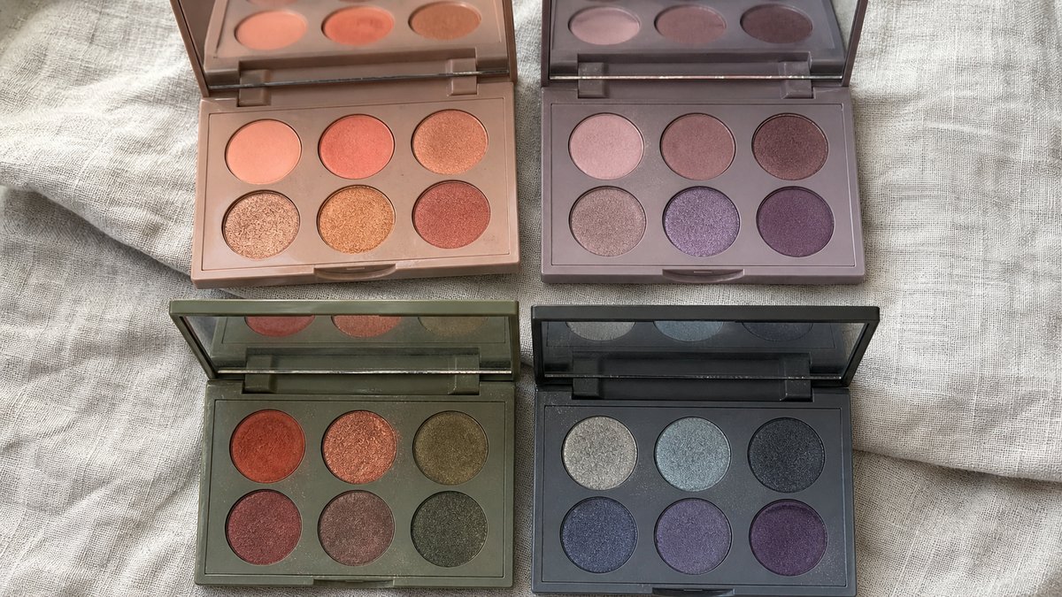 Quatre palettes de fards à paupières adaptées aux saisons Printemps, Été, Automne et Hiver